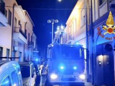 Paura a Quartucciu, grosse fiamme sul tetto di una casa