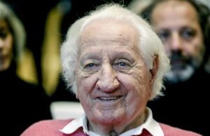 Morto il vignettista Giorgio Forattini, anche la Sardegna tra le sue provocazioni