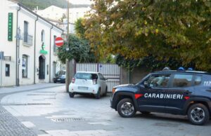 Tentato furto a Sant’Antioco, 30enne arrestato mentre scavalca il cancello