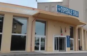 Carbonia, paziente muore dopo giorni d’attesa al Sirai: “È inaccettabile”
