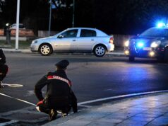 Villaspeciosa, scoppia lo pneumatico e finisce contro altra auto: due feriti
