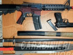 Onanì, in casa spade da samurai e fucili da softair: nei guai un 22enne