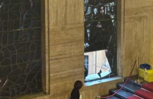 Incidente al Mimit per l’assessore Cani, cade e distrugge un’opera di Sironi