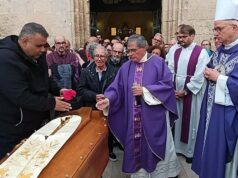 Sestu, addio a don Onofrio Serra: grande folla addolorata per l’ultimo saluto