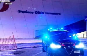 Olbia, importuna i passanti e tenta aggressione ai Carabinieri: arrestato