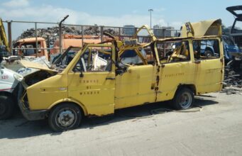 Dalla Sardegna a Beirut, la curiosa storia del vecchio scuolabus di Mandas