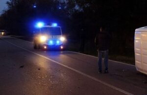 Alghero, incidente sulla 127 bis con furgone ribaltato: ci sono due feriti