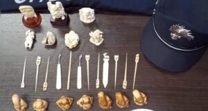 Muravera, sequestrati 34 oggetti illegali in avorio: denunciata una 60enne