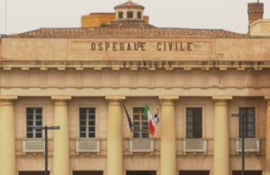 Aou di Cagliari, striscione contro due medici | L’azienda: “Gesto vile”