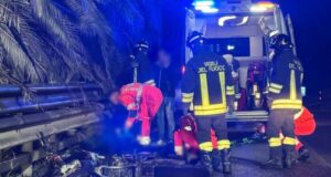 Oristano, scontro auto-moto sul ponte del Rimedio: 2 feriti in ospedale