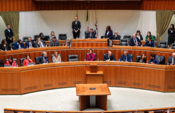 Taglio ai fondi per i collaboratori, tensione nel Campo largo sardo