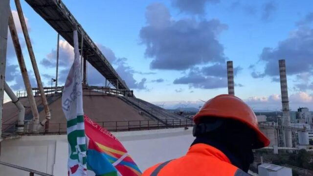 protesta-operai-eurallumina