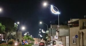 Monserrato, le luminarie “a banana” scatenano l’ironia sui social