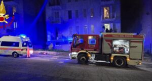 Incendio a Nuoro, fiamme in un appartamento: c’è un ustionato