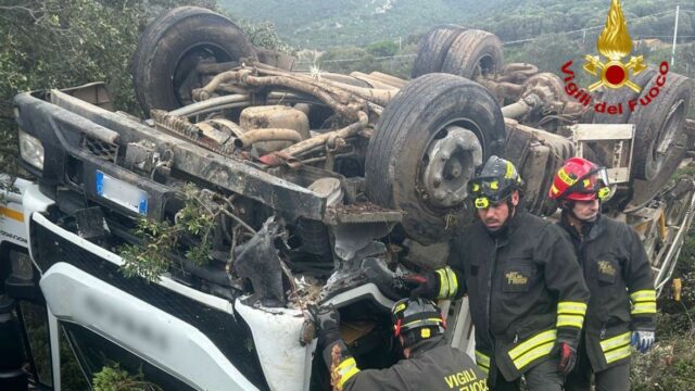 camion ribaltato