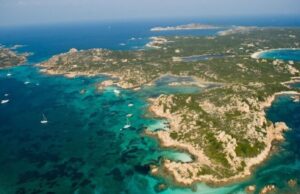 La Maddalena, villaggio turistico senza autorizzazioni: sequestro e denunce