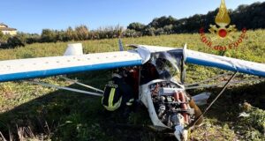 Ultraleggero precipita nelle campagne di San Sperate: pilota ferito