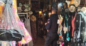 Sestu, furto in un negozio di abbigliamento: 20enne e 25enne in manette