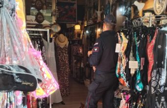 Sestu, furto in un negozio di abbigliamento: 20enne e 25enne in manette