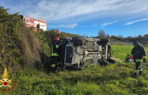 Sindia, fuoristrada si ribalta in un campo: illesi gli occupanti