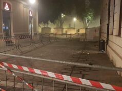 Tragedia sfiorata a Oristano, crolla pezzo di cornicione da stabile comunale