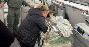 Alghero, bimbo di due mesi trasferito a Torino con un volo urgente