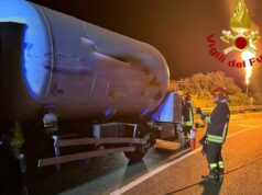 Siniscola, scontro tra due mezzi pesanti: paura per un carico di Gpl