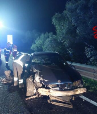 Paulilatino, sbanda e finisce sopra il guardrail: ragazza trasportata in ospedale