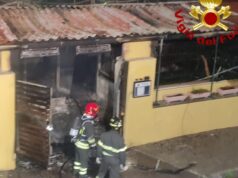 Sassari, scoppia un incendio all’interno di un bar: pesanti danni all’attività