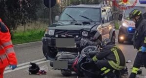 Scontro auto-moto sulla 195 a Sarroch, centauro gravissimo