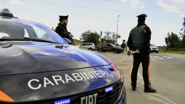 carabinieri controlli posto di blocco