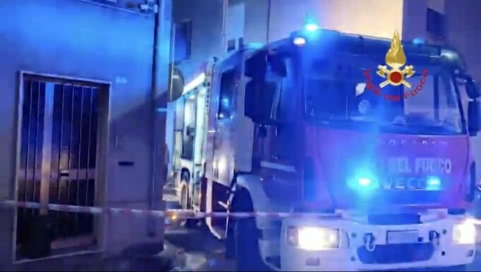 Monserrato, incendio in un’abitazione: salvi inquilini e i loro animali | Video