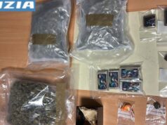 Sassari, litiga con la madre e arrivano i carabinieri: in casa gli trovano droga