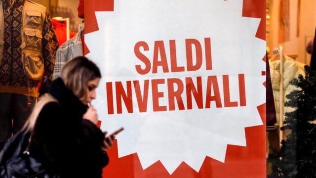 Via ai saldi invernali in Sardegna, inizio anticipato al 3 gennaio 2026