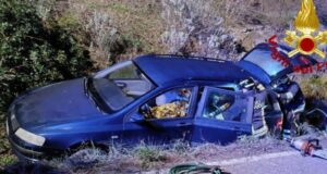 Brutto incidente a Castelsardo, auto fuori strada: ferito il conducente