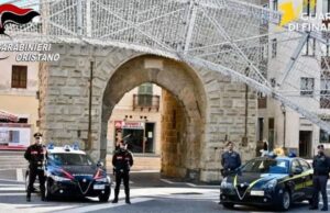 Truffe su consulenze bancarie e intermediazioni: donna arrestata nell’oristanese