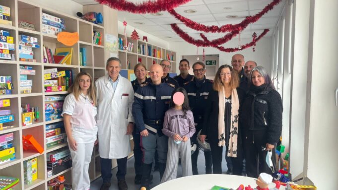 In ricordo dell’Assistente Capo De Angelis, visita della Polizia al Microcitemico