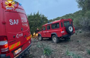Oliena, cade mentre cerca funghi: donna soccorsa con l’elicottero