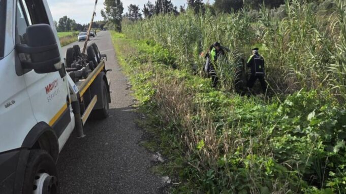 San Vero Milis, sbanda uscendo fuori strada: la conducente, ferita, in ospedale