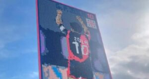 Omaggio a Gianfranco Zola, ritratto fatto interamente di mattoncini Lego