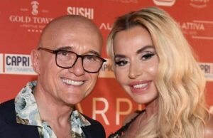 Caso Signorini, Valeria Marini lo difende: “Merita rispetto” | Pioggia di insulti