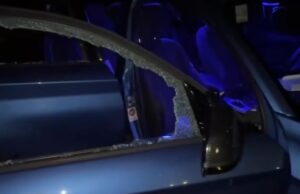 Cagliari, auto distrutte durante il concerto di EroCaddeo: malviventi in fuga | Video