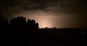 Saras, fiamme altissime: ansia a Capoterra e Sarroch | Video