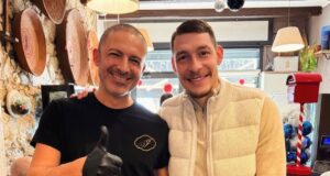 Belotti si gode Cagliari in attesa del rientro in campo, selfie e sorrisi in ristorante