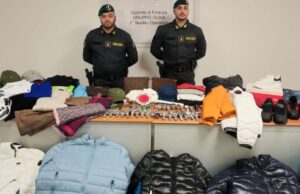 Olbia, sequestrati oltre 1000 capi d’abbigliamento con marchi contraffatti