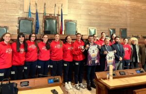 Cagliari applaude l’Asd Alfieri, il Comune premia le atlete del volley