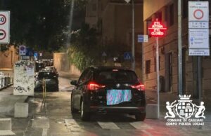 Cagliari, targa coperta con un asciugamano per entrare in Ztl: denunciato