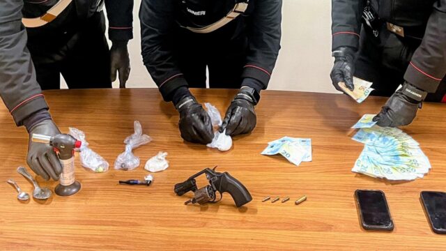 droga-cagliari-pistola