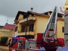 Incendio a Villacidro, palazzina evacuata