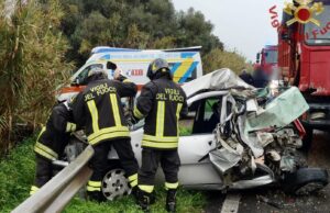 Spaventoso incidente ad Assemini, camion e auto si scontrano lungo la Ss 130